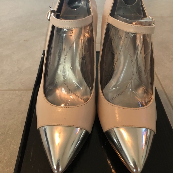 TAHARI made for a princess! - Picture 2 of 2